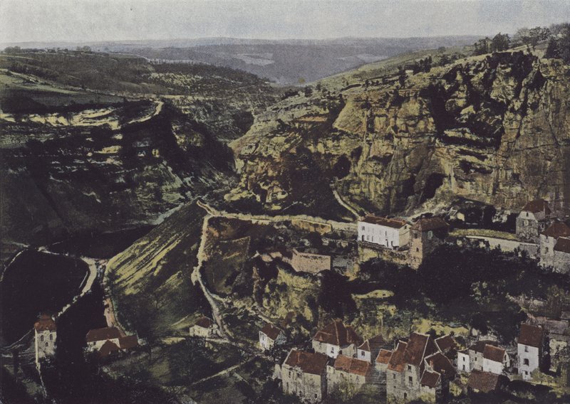 Roc-Amadour, A view of the Causse de Gramat (foto colorida) de (after) French Photographer