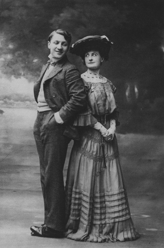 Sacha Guitry e Charlotte Lyses (foto a p/b) de (after) French Photographer