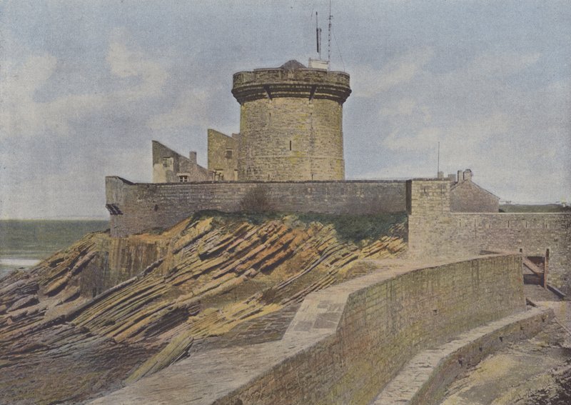Saint-Jean de Luz, Torre Socoa (foto colorida) de (after) French Photographer