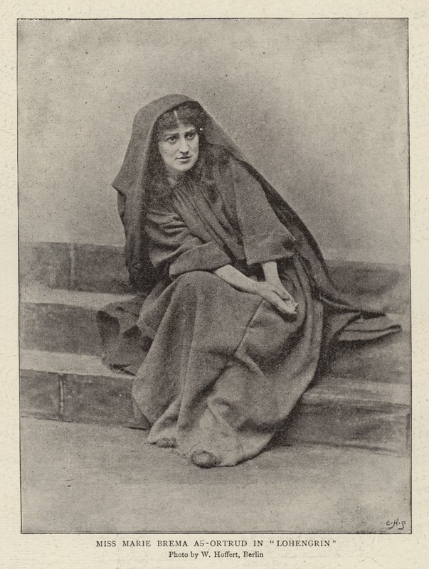Miss Marie Brema como Ortrud em "Lohengrin" (fotografia a preto e branco) de (after) German photographer