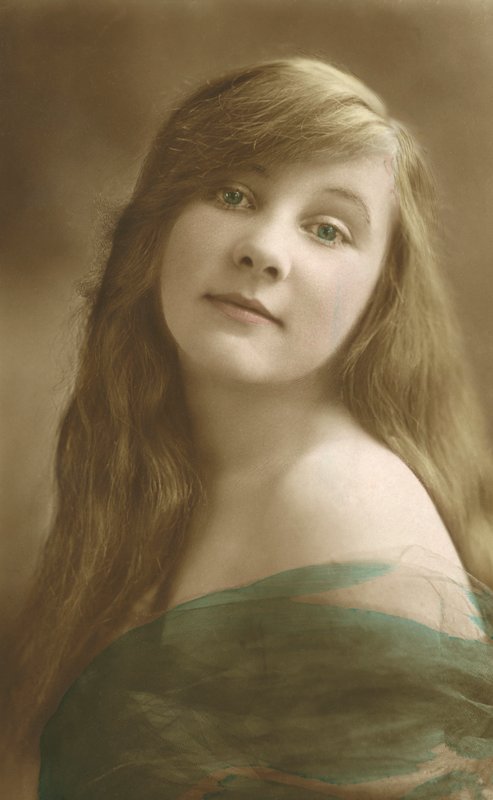 Mulher jovem, posar, (photo colorido) de English Photographer