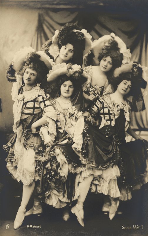 Meninas em traje de French Photographer
