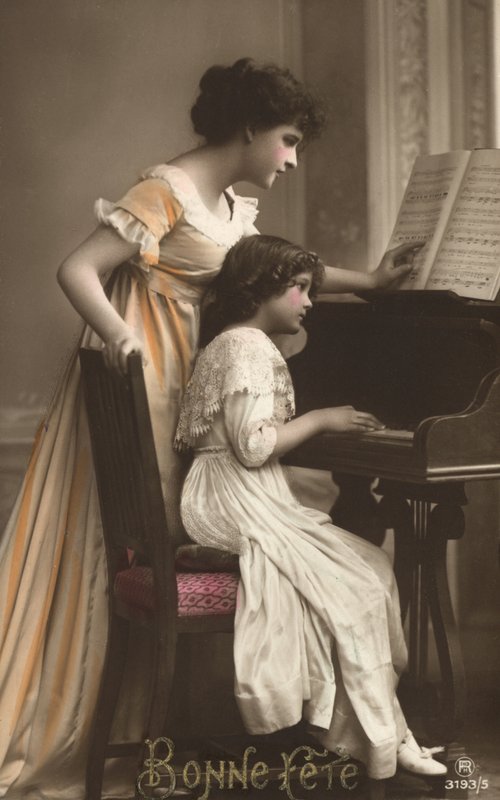 Mãe filha, em, um, piano de French Photographer