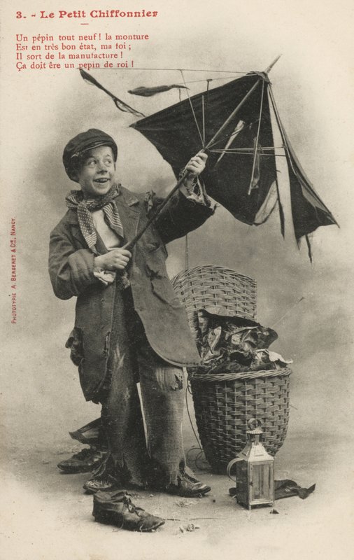 O pequeno homem de trapos e ossos de French Photographer