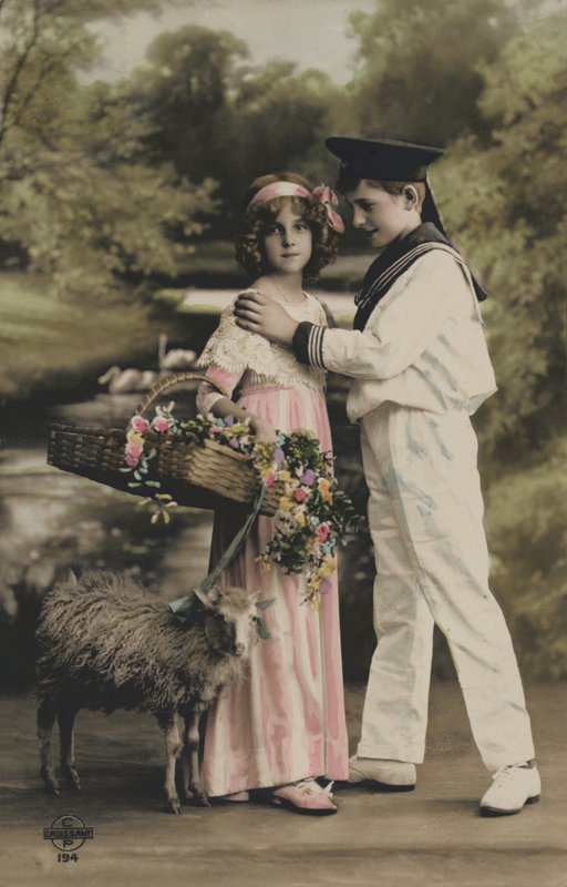 Duas crianças em traje de French Photographer