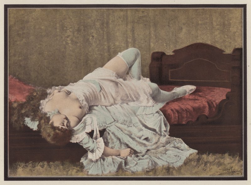 Mulher deitada sobre uma cama (cor litho) de Adolphe Frederic Lejeune