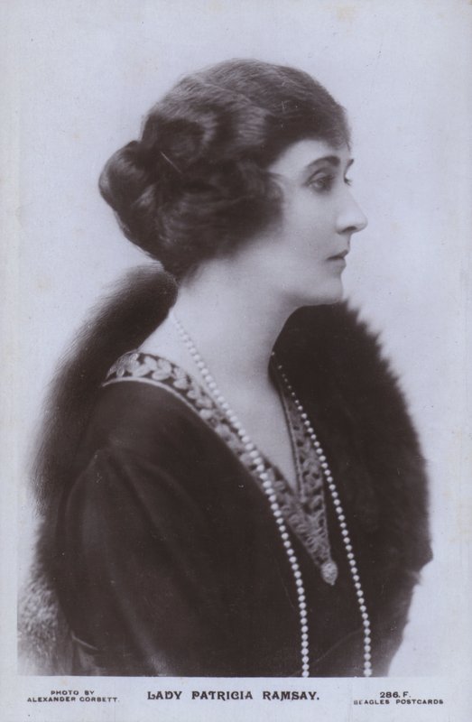 Lady Patricia Ramsay (foto a p/b) de Alexander Corbett