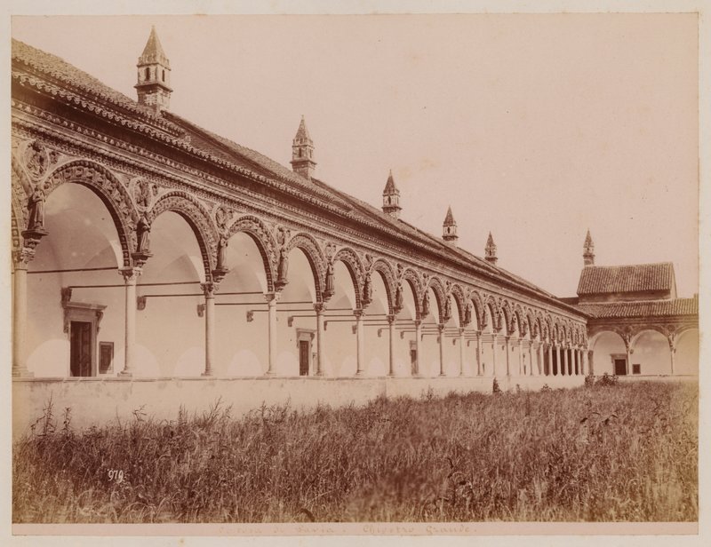 A Certosa de Pavia: O grande pátio (fotografia a preto e branco) de Alfredo Noack