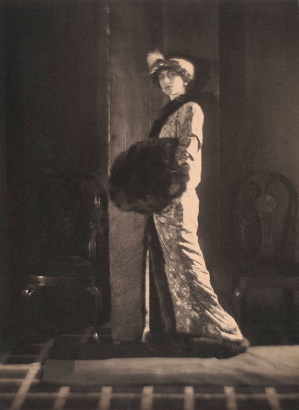 Olga de Meyer, c.1912 (fotografia a preto e branco) de Alphonse De Meyer
