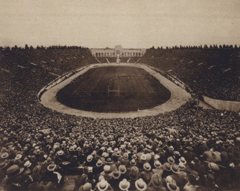 Califórnia: Los Angeles Coliseum (foto a p/b) de American Photographer (after)