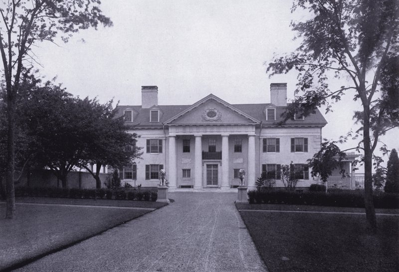 Charles A Platt: Villasera, A Elevação Este (foto a p/b) de American Photographer (after)