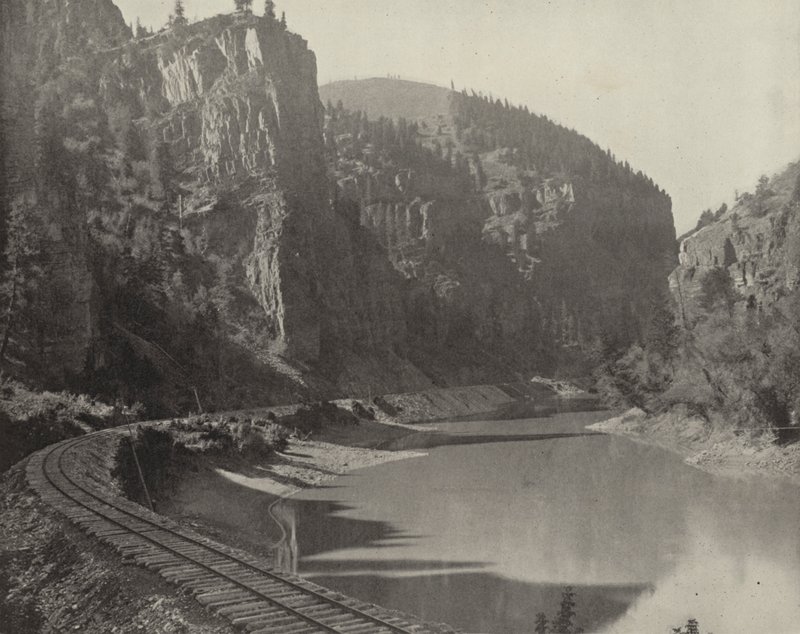 Echo Cliffs, Canyon of the Grand River, Colorado (foto a p/b) de American Photographer (after)