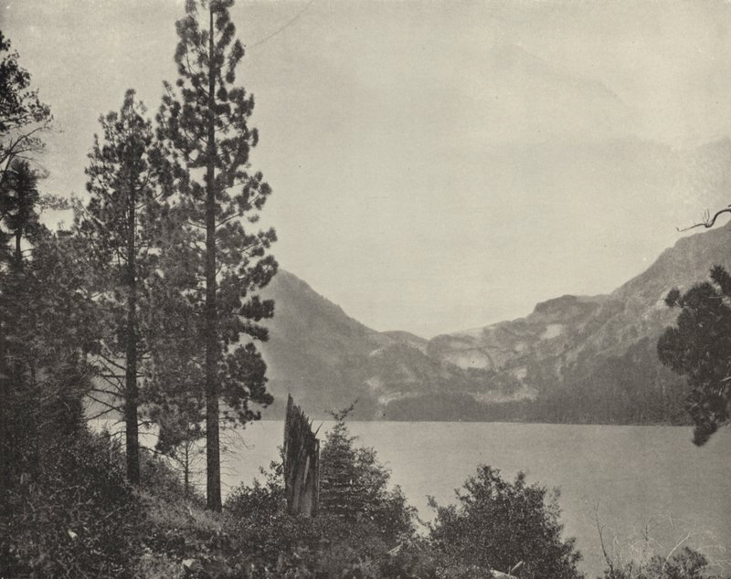 Baía Esmeralda, Lago Tahoe (foto a p/b) de American Photographer (after)
