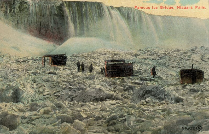 Famosa ponte de gelo nas Cataratas do Niágara, Nova Iorque, EUA (foto colorida) de American Photographer (after)
