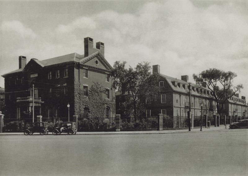 Universidade de Harvard: Phillips Brooks House; Mower Hall, Dormitório; Lionel Hall, Dormitório (foto a p/b) de American Photographer (after)
