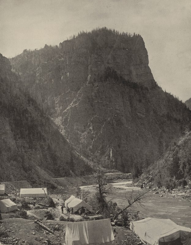 Templo do Rei Salomão, Grand River, Colorado (foto a p/b) de American Photographer (after)