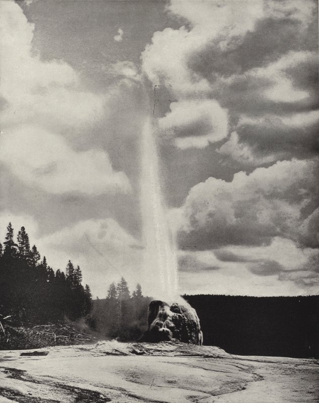 Lone Star Geyser, Yellowstone, Wyoming (foto a p/b) de American Photographer (after)