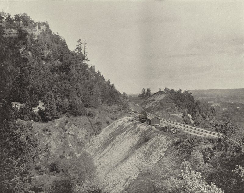 Mirante da montanha, perto de Dundas, Ontário (foto a p/b) de American Photographer (after)