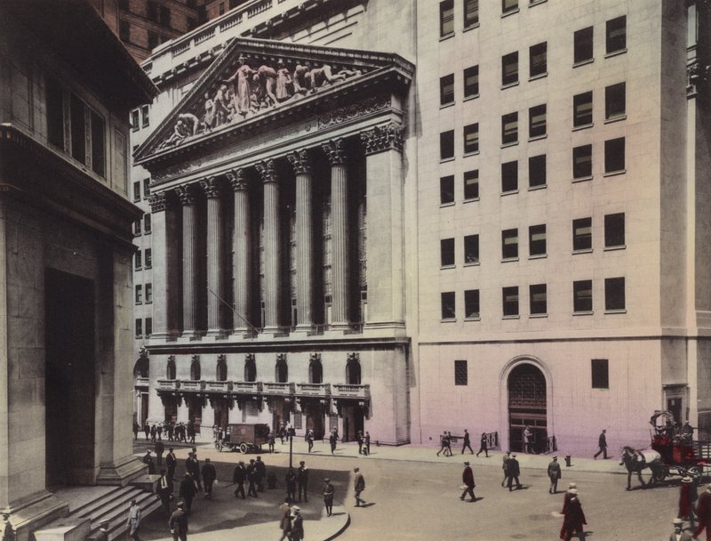 Nova lorque: J P Morgan and Co; Bolsa de Valores de Nova Iorque (foto) de American Photographer (after)