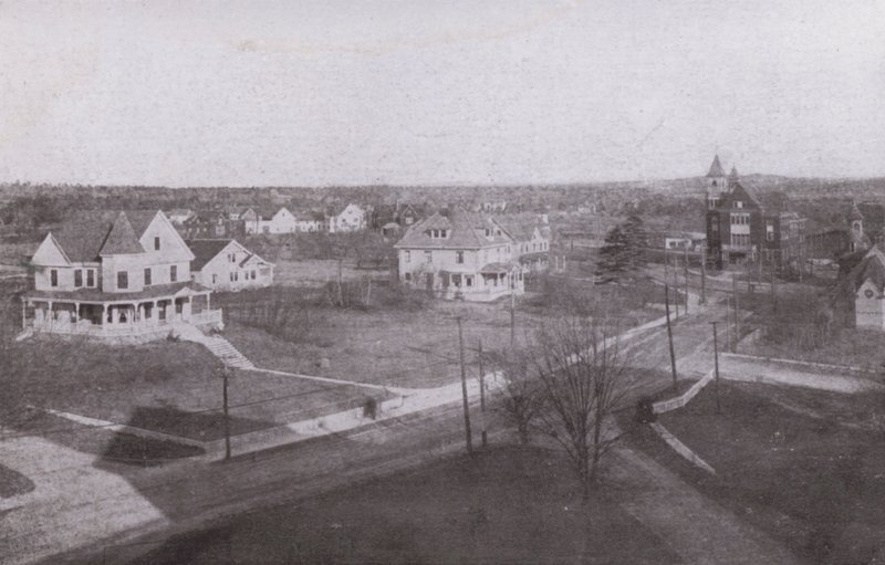 Old Orchard Beach, Maine: Olhando para o interior da Casa do Velho Pomar (foto a p/b) de American Photographer (after)