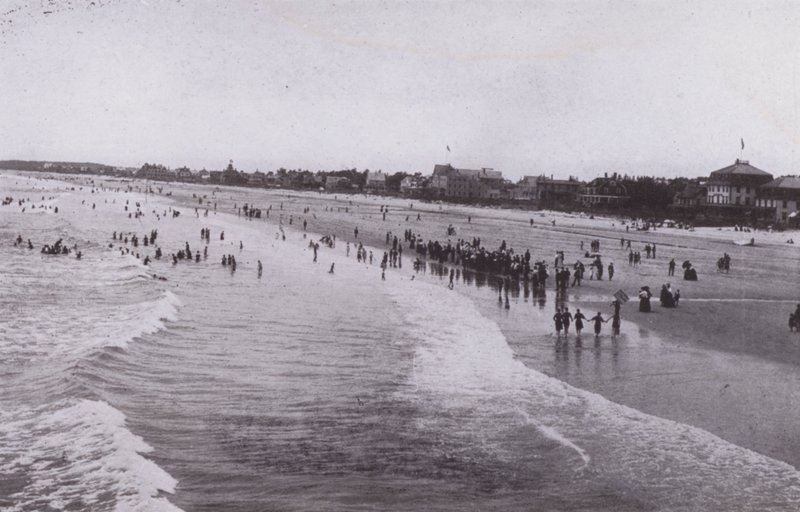 Old Orchard Beach, Maine: Praia do Velho Pomar (foto a p/b) de American Photographer (after)