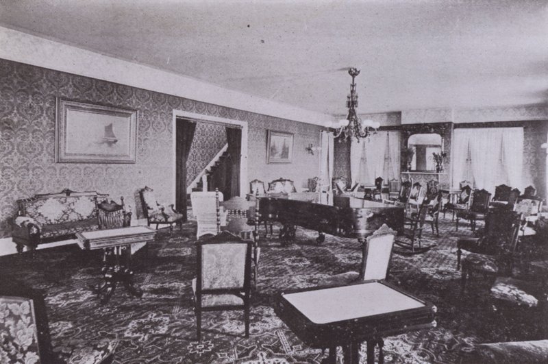 Old Orchard House, Maine: Sala de desenho (foto a p/b) de American Photographer (after)