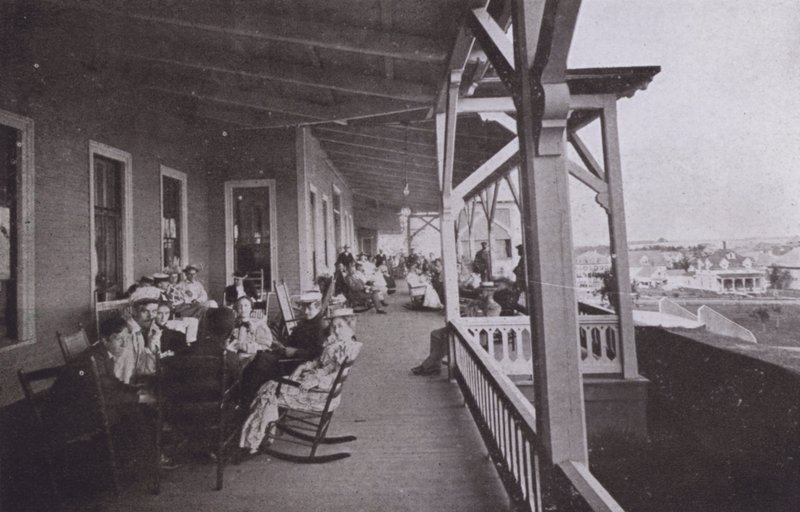 Old Orchard House, Maine: Cena Piazza (foto a p/b) de American Photographer (after)