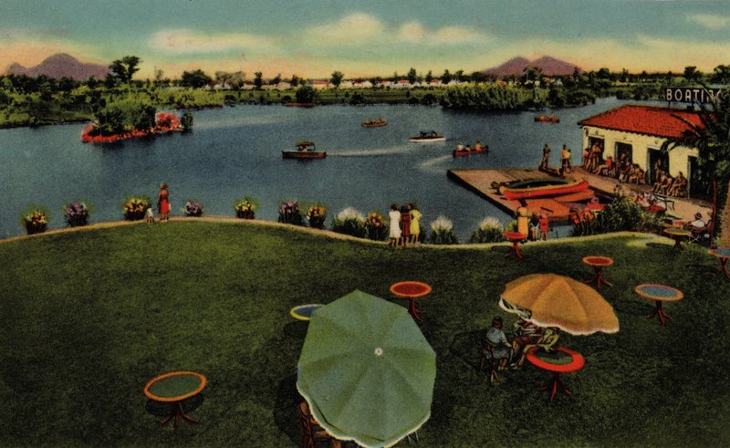 Phoenix, Arizona: Em Encanto Park (foto) de American Photographer (after)