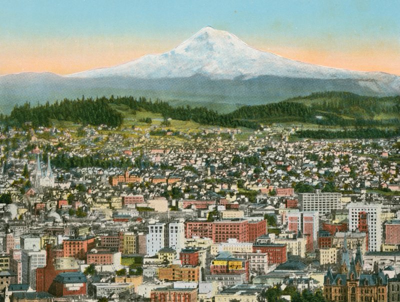 Portland, Oregon, Mount Hood in Distance (foto) de American Photographer (after)