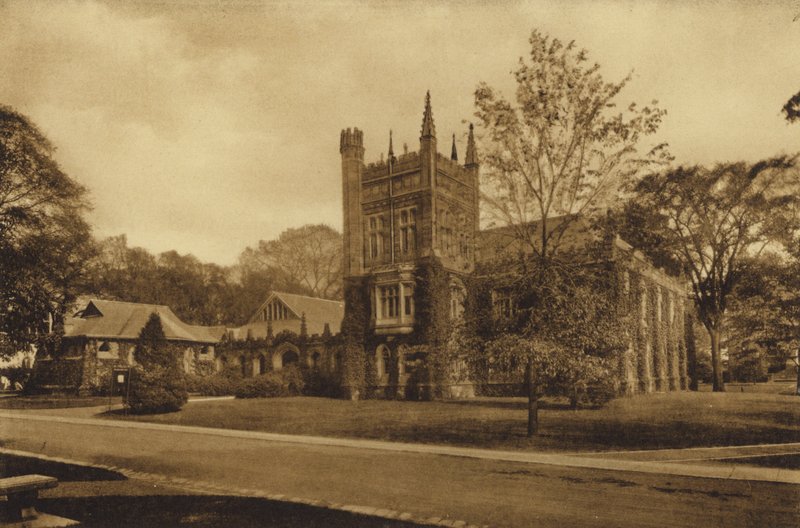 Universidade de Princeton: Murray-Dodge Hall (foto a p/b) de American Photographer (after)