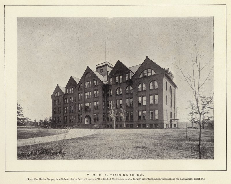 Springfield, Massachusetts: Escola de Treinamento YMCA (foto a p/b) de American Photographer (after)