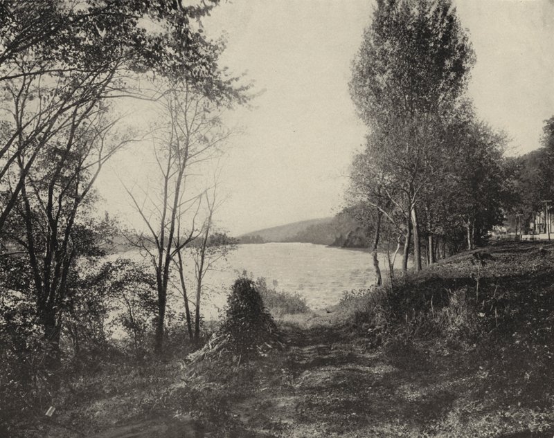 O Rio Delaware em Milford, New Jersey (foto a p/b) de American Photographer (after)