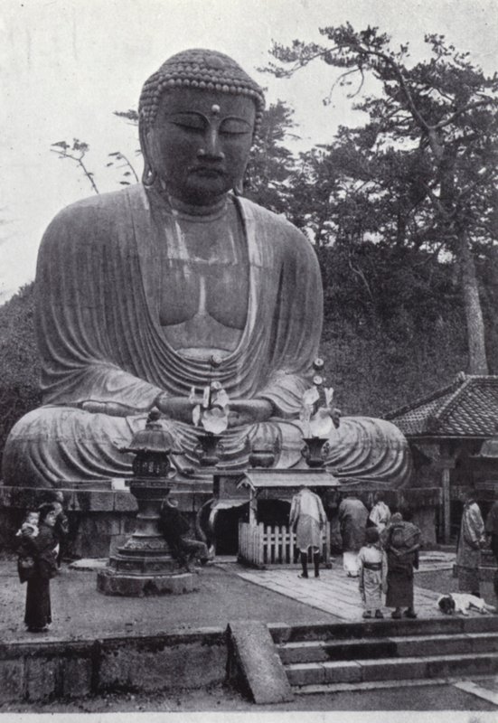 O Grande Buda de Bronze, reverenciado durante seis séculos (foto a p/b) de American Photographer (after)