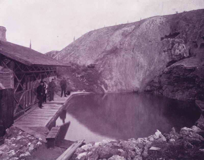 A piscina em Banff Hot Springs, América Britânica (foto a p/b) de American Photographer (after)