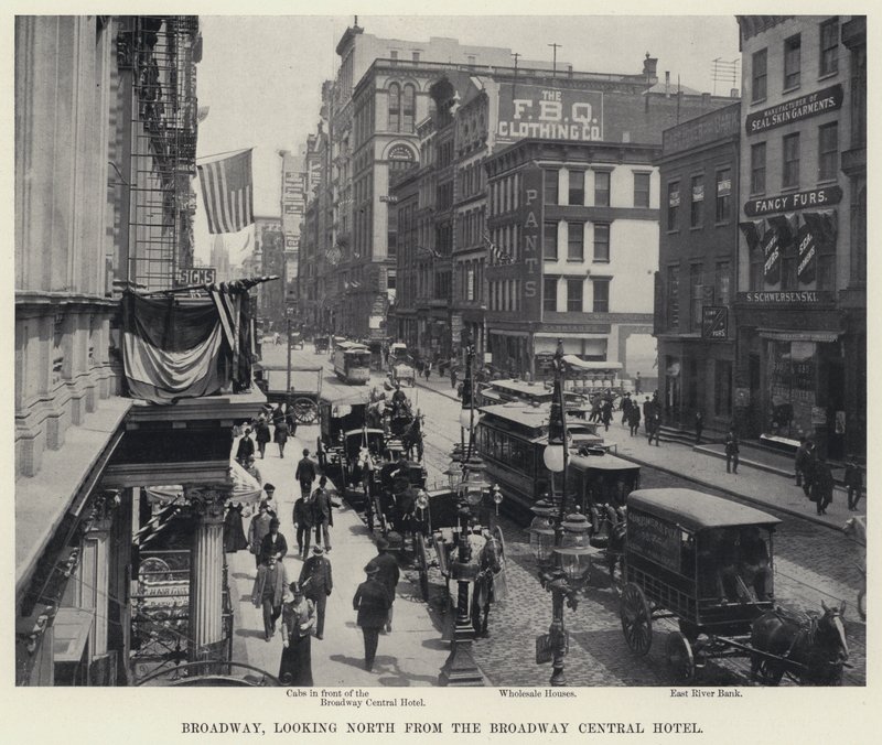 Broadway, olhando para Norte do Hotel Broadway Central (foto a p/b) de American Photographer