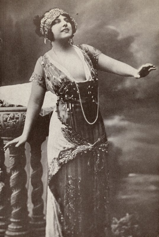 Geraldine Farrar, como "Tosca" (fotografia a preto e branco) de American Photographer