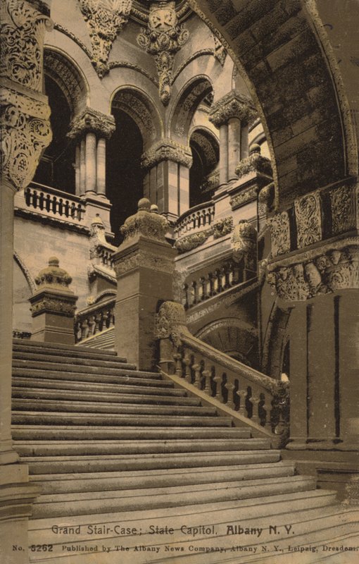 Grande escadaria, Capitólio do Estado, Albany, Nova Iorque, EUA (fotografia a preto e branco) de American Photographer