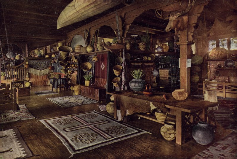 Edifício indiano interior, Albuquerque, Novo México (foto colorida) de American Photographer