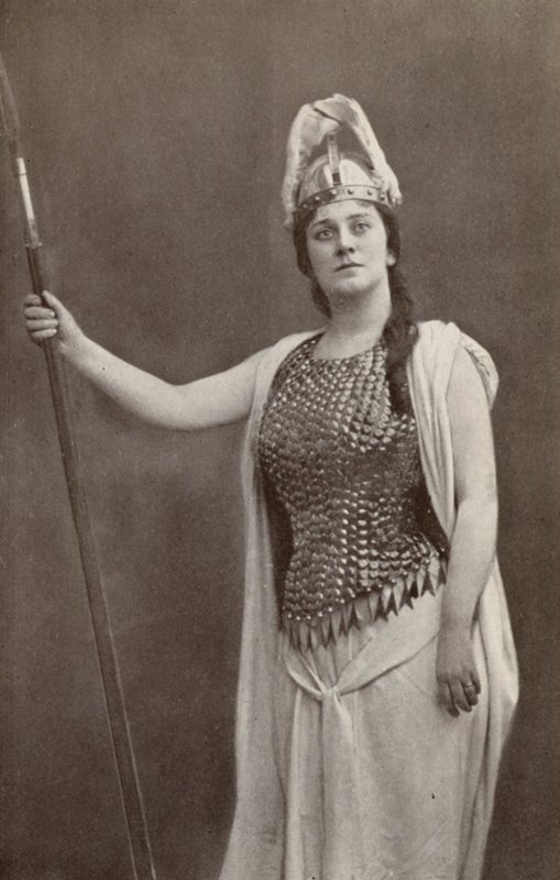 Lillian Nordica, no papel de Brunnhilde, em "Die Walkure" (fotografia a preto e branco) de American Photographer