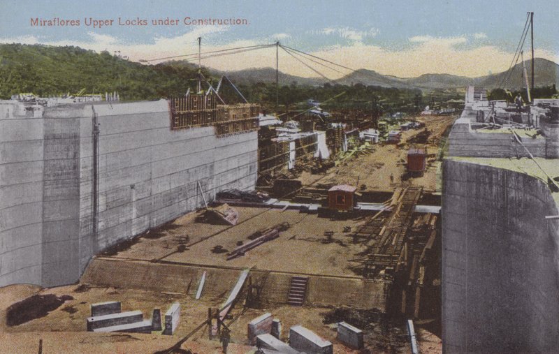 Canal do Panamá, eclusas superiores de Miraflores em construção (fotografia a cores) de American Photographer
