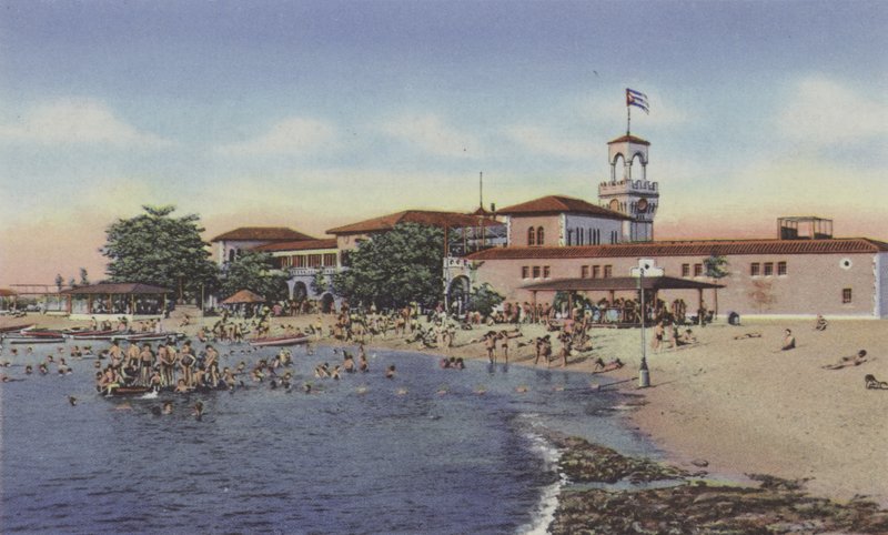 Playa de Marianao, praia de banho de Marianao (foto colorida) de American Photographer