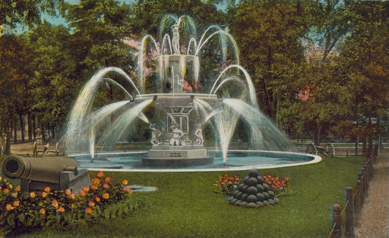 Poughkeepsie: Fonte Memorial (fotografia a cores) de American Photographer