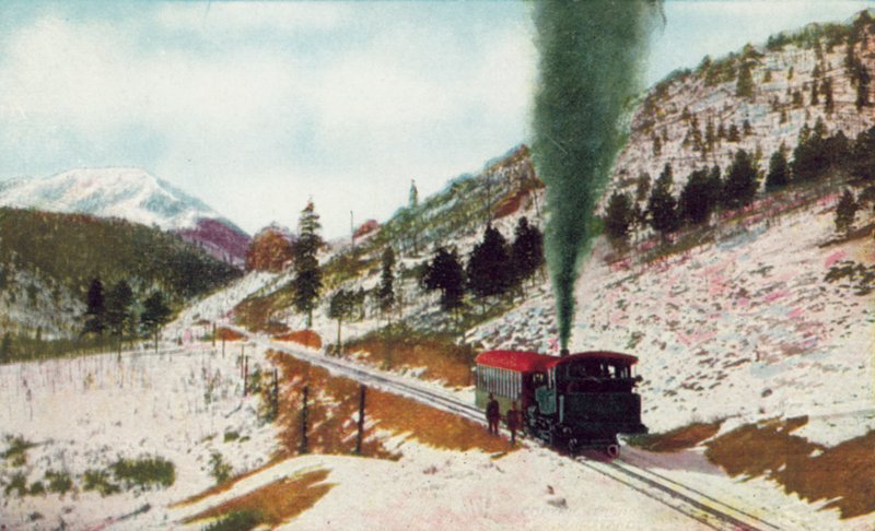 Ruxton Park, Monte Baldy à distância, Pikes Peak Cog Road, Colorado (fotografia a cores) de American Photographer