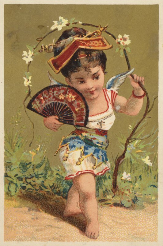 Menina chinesa que guarda o fã no jardim. de American School
