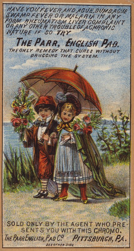 Casal passeando sob o guarda-chuva de American School
