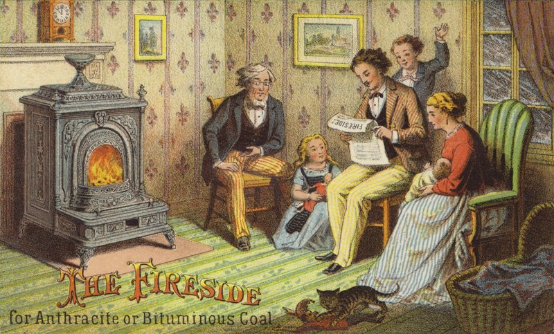 Família reunida em torno do Fireside de American School