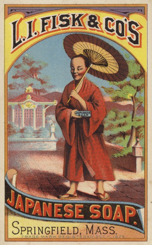 Homem japonês segurando sabão de American School