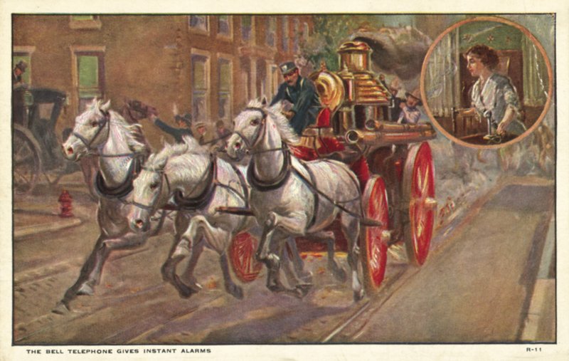 Mulher, telefonando, para, um, despeça motor de American School