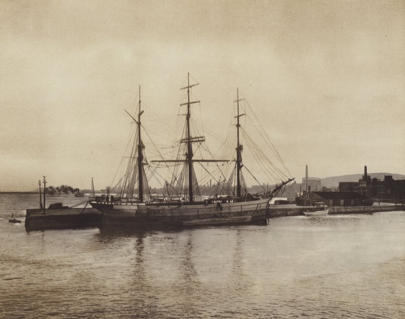 O porto de Hochelaga, escuna antiga ainda em atividade (fotografia a preto e branco) de Canadian Photographer