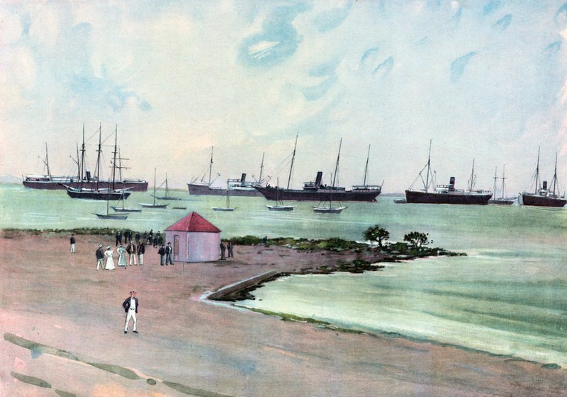 Embarcações espanholas capturadas na âncora no porto do homem-de-guerra, Key West .-- Vista da esplanada perto do quartel do exército dos Estados Unidos de Carlton Theodore Chapman